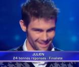 Julien, candidat dans le groupe des 25/39 ans, a gagné sa place en finale du  Plus Grand Quiz de France .