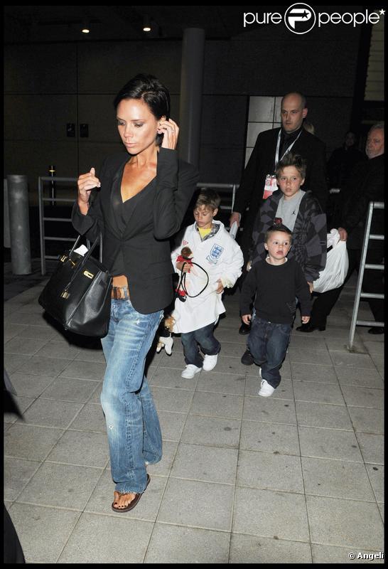 Victoria Beckham et ses enfants Brooklyn, Romeo et Cruz 