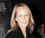 Helen Hunt et son amoureux, Matthew Carnahan sortent du restaurant Katsuya le 23 novembre 2009 à Los Angeles