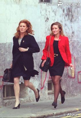 Sarah Ferguson et son habilleuse Jane Andrew (en aout 95), condamnée pour meurtre en 2001, et qui s'est évadée le 23 novembre 2009. 