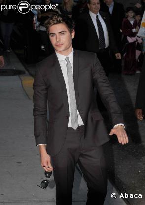Zac Efron arrive au David Letterman show à New York le 24 novembre 2009