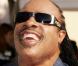 Regardez Stevie Wonder, il a un message très important... Pour vous ! C'est très émouvant...