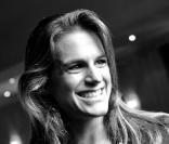 Amélie Mauresmo, très émue, annonce sa retraite sportive. Le 3 décembre 2009 