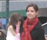 Tom Cruise et Katie Holmes et leur fille Suri sur le tournage de Knight and Day à Seville le 7 décembre 2009