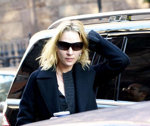 Uma Thurman dans les rues de New York ce matin, le 8/12/09