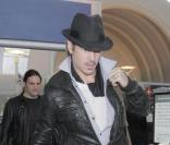 Colin Farrell arrive seul à l\'aéroport de Los Angeles le 6 décembre 2009.<br />