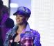 Rihanna interprète Please Don't Stop The Music avec les deux finalistes de la 8ème édition de Popstar en Allemagne le 10 décembre 2009