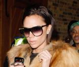 Victoria Beckham arrive à Londres en Eurostar après son séjour à Paris le 12 décembre 2009