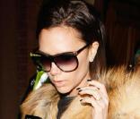 Victoria Beckham arrive à Londres en Eurostar après son séjour à Paris le 12 décembre 2009