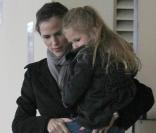Violet Affleck et Jennifer Garner (11 décembre 2009)