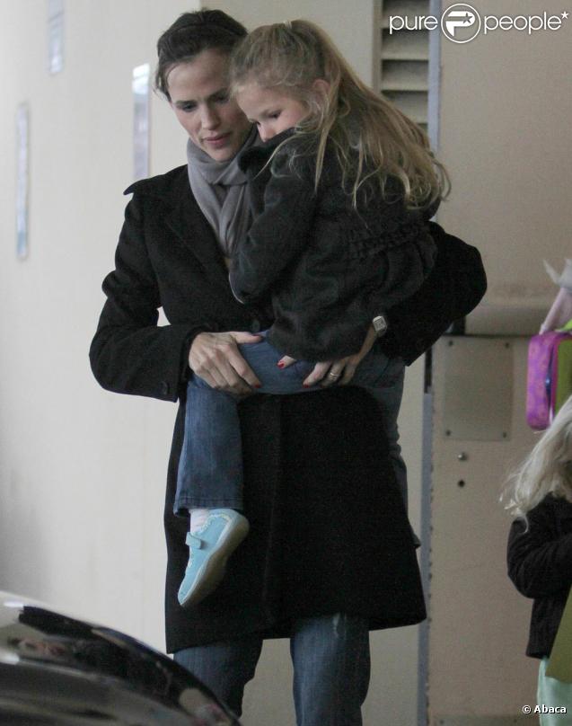 Violet Affleck et Jennifer Garner (11 décembre 2009)