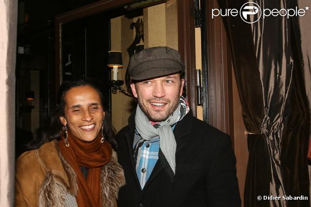 Vincent Perez et Karine Silla lors de la soirée du joaillier Edouard Nahum à Paris le 13 décembre 2009