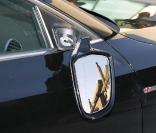 Anne Hathaway a eu un accident de voiture avec un cycliste à Santa Monica, Los Angeles, le 16 décembre 2009.