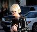 Kelly Osbourne : Mais quelle est cette chose poilue qu'elle tente de cacher ?
