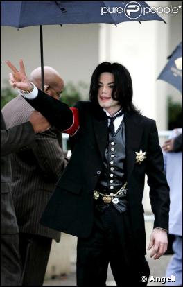 Michael Jackson lors de son procès en 2005 pour attentat à la pudeur 