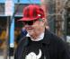 Jack Nicholson tente vaillamment de répondre aux attentes de ses proches dans les magasins à Aspen le 22 décembre 2009