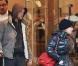 Wayne Rooney, sa femme Coleen et leur bébé Kai font leur courses de Noël le 23 décembre 2009 à Manchester