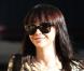 Christina Ricci est aussi dans la cité des Anges pour faire son shopping le 23 décembre 2009. Toujours aussi craquante, elle a dû prévoir de gâter ses proches dont son petit-ami Curtis Buchanan.