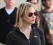 Renée Zellweger choisit de faire un tour dans les boutiques huppés de Los Angeles le 23 décembre 2009. Elle a déjà un sac Ralph Lauren, peut-être une chemise pour son séduisant Bradley Cooper.