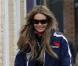 Elle Macpherson sort de chez Boogies pour ses courses de Noël le 22 décembre 2009 à Aspen