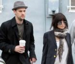 Nicole Richie et Joel Madden en pleine séance shopping à Los Angeles, le 26 décembre 2009.