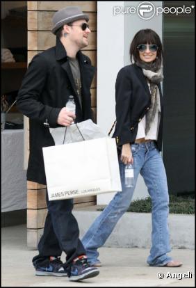 Nicole Richie et Joel Madden en pleine séance shopping à Los Angeles, le 26 décembre 2009.