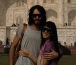 Katy Perry et Russell Brand devant le Taj Mahal en Inde