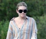 Le 4 janvier 2010, Ashley Olsen est de sortie pour un petit jogging avec son boyfriend... en lunettes de soleil s'il vous plaît !