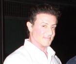Sylvester Stallone sera, le 25 août 2010 dans les salles françaises, à l'affiche du film  The Expendables . Il confie s'être fracturé le cou sur le tournage.