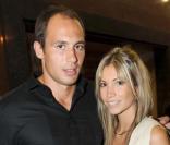 La belle Alexandra Rosenfeld convolera l'été prochain avec le rugbyman Sergio Parisse. Après trois ans de relation, le soleil brille plus que jamais sur le terrain... des amoureux !
 &nbsp; 
 