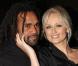  Christian Karembeu a épousé sur l'île de beauté sa ravissante (beauté !) et immense (des jambes d'1m26 !) Adriana en 1998 ! Mieux que toutes les coupes du monde ! 