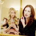 Regardez la ravissante Amanda Seyfried dans le plus simple appareil... séduire Julianne Moore !