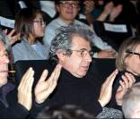 Michel Boujenah, surpris à l'avant-première du film  Une petite zone de turbulence , au cinéma UGC Ciné Cité Bercy, à Paris, le 11 janvier 2010.