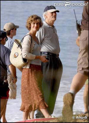 Cécile de France en plein tournage de Hereafter sous la direction de Clint Eastwood à Hawaï le 12 janvier 2010