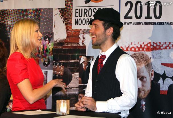 Charlie Winston sous le charme de la princesse Maxima des Pays-Bas au European Border Breakers Awards, à Groningen le 14 janvier 2010 !