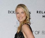 Ali Larter toute en transparence offre son meilleur profil aux photographes présents lors du gala de charité The Art of Elysium's le 16 janvier 2010 à Los Angeles. L'heroes de la soirée !  