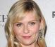 Kirsten Dunst avait joué la carte de la sobriété dans une robe noire un peu vieillote, lors du gala de charité The Art of Elysium's le 16 janvier 2010 à Los Angeles