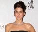La craquante Marisa Tomei (The Wrestler) était radieuse dans sa robe à gros noeud rose. Quand elle retombe en enfance, la brunette est à tomber lors du gala de charité The Art of Elysium's le 16 janvier 2010 à Los Angeles