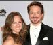 Robert Downey Jr. et son épouse Susan ont brillé d'élégance ! Cette fois-ci pas de salsa au programme mais des bisous... passionnés ! Un couple au top lors de la cérémonie des Golden Globes le 17 janvier 2010 à Los Angeles