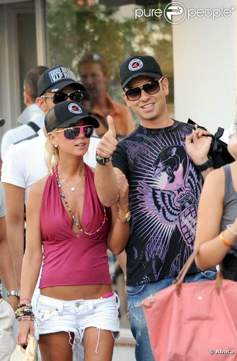 Tara Reid avec son fiancé Michael Axtmann en juillet 2009 à Saint Tropez