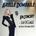 Arielle Dombasle met le paquet pour ses concerts et défilera pour... Jean-Paul Gaultier !