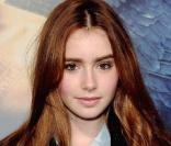 Lily Collins, à l'occasion de l'avant-première de  Légion , qui s'est tenue à l'ArcLight d'Hollywood, à Los Angeles, le 21 janvier 2010.