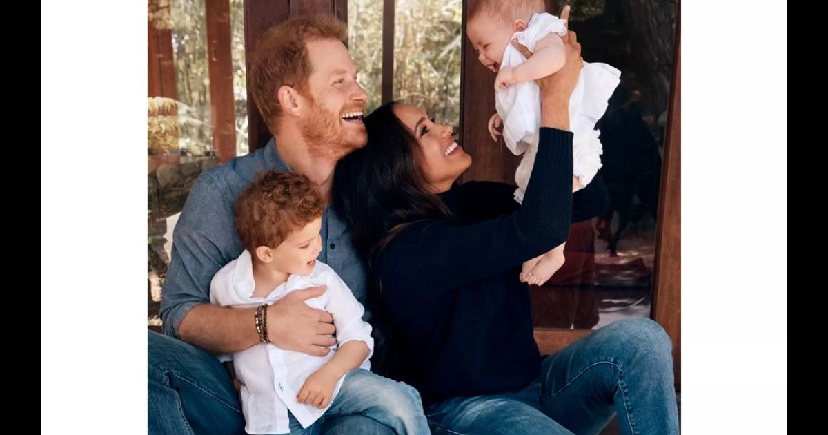 Le Prince Harry Meghan Markle Et Leurs Deux Enfants Archie Et Lilibet