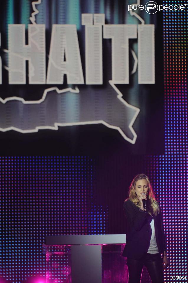 Nora Arnezeder en duo au concert de charité pour Haïti, au Zénith de Paris, le 25 janvier 2010 !