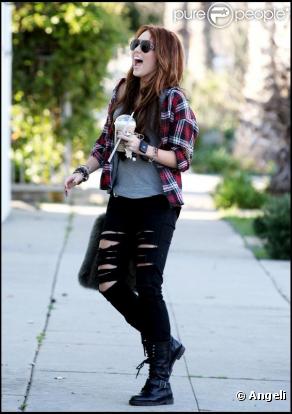 Miley Cyrus à Los Angeles, le 23 janvier 2010 