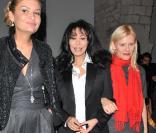 Yamina Benguigui et Anna Sherbinina        au défilé Stéphane Rolland le 26/01/10 