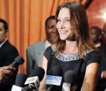 Carla Bruni-Sarkozy en visite au Bénin. Le 26 janvier 2010.