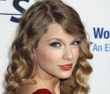 Taylor Swift lors de la 15ème soirée annuelle des Saks Fifth Avenue's Unforgettable Evening, à Beverly Hills le 27 janvier 2010 