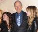 Clint Eastwood entouré de ses deux filles Francesca et Morgan à l'occasion de l'avant-première britannique d' Invictus , à l'Odeon de Leicester Square, à Londres, le 31 janvier 2010.