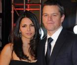 Luciana Barroso et Matt Damon à l'occasion de l'avant-première britannique d' Invictus , à l'Odeon de Leicester Square, à Londres, le 31 janvier 2010.